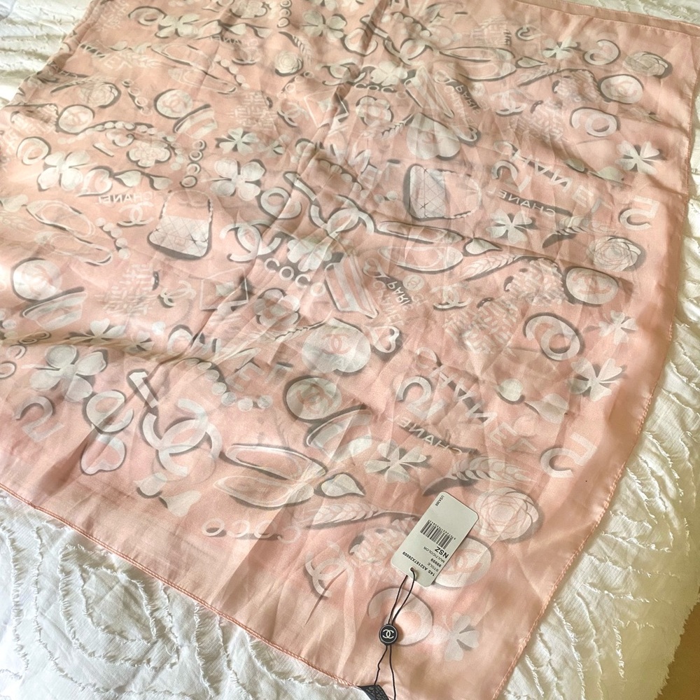 NEW CHANEL SCARF
